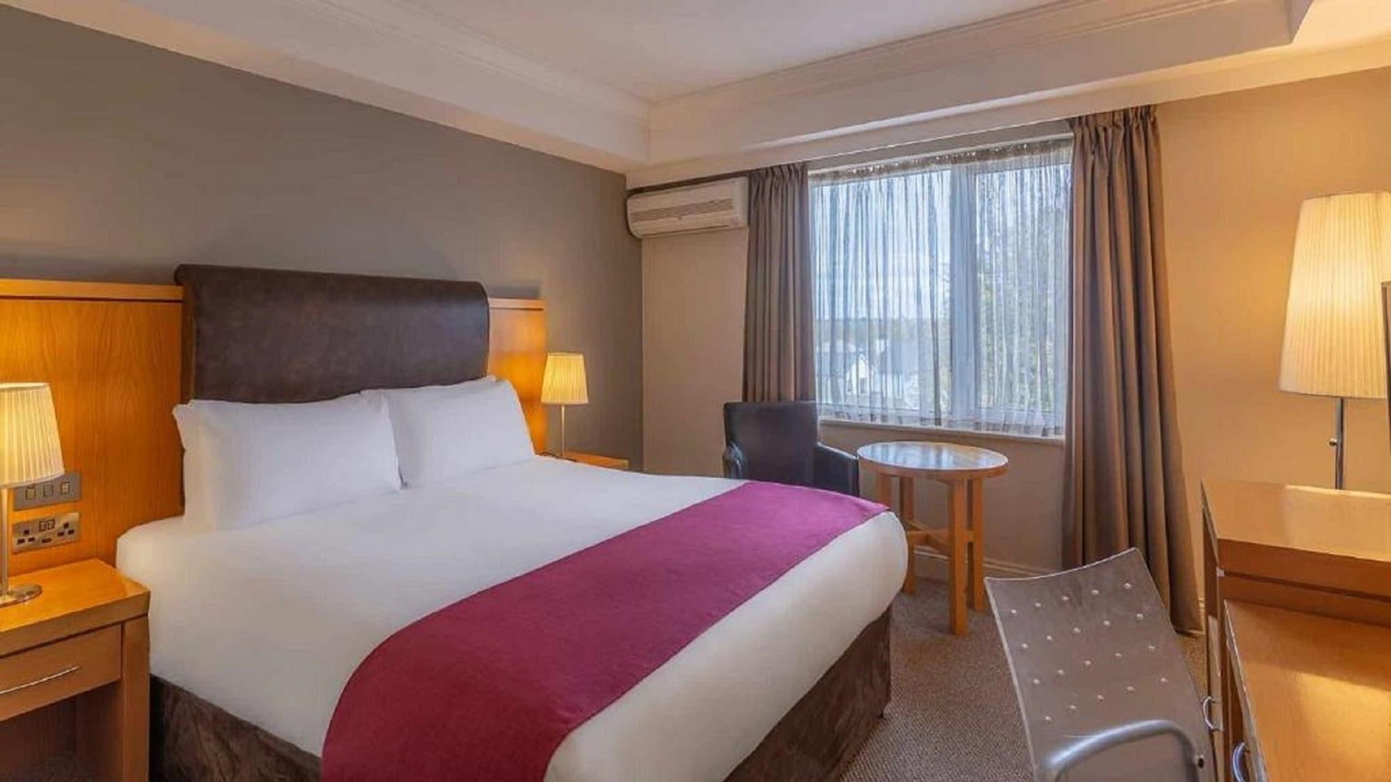 Prince Of Wales Hotel Атлон Екстер'єр фото