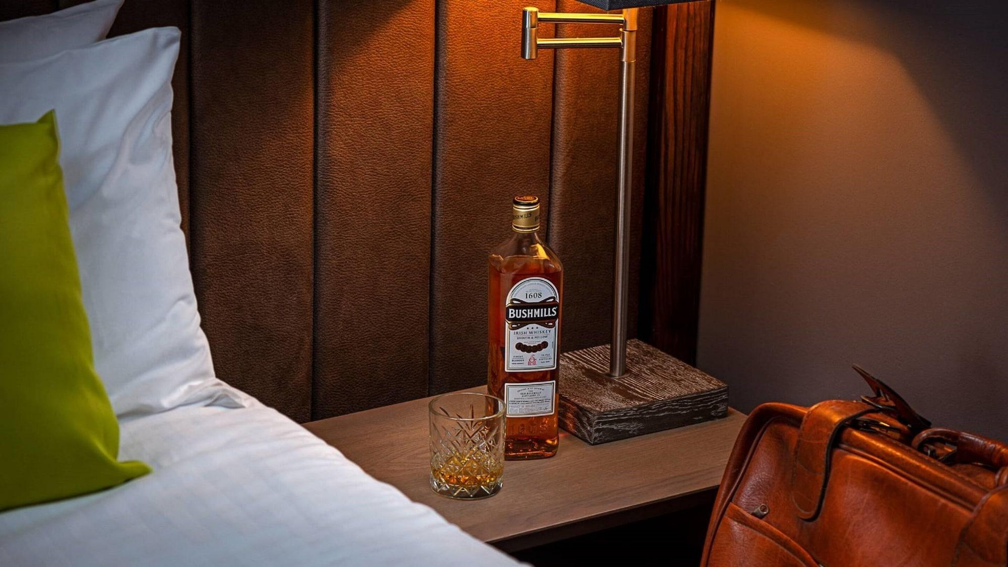 Prince Of Wales Hotel Атлон Екстер'єр фото