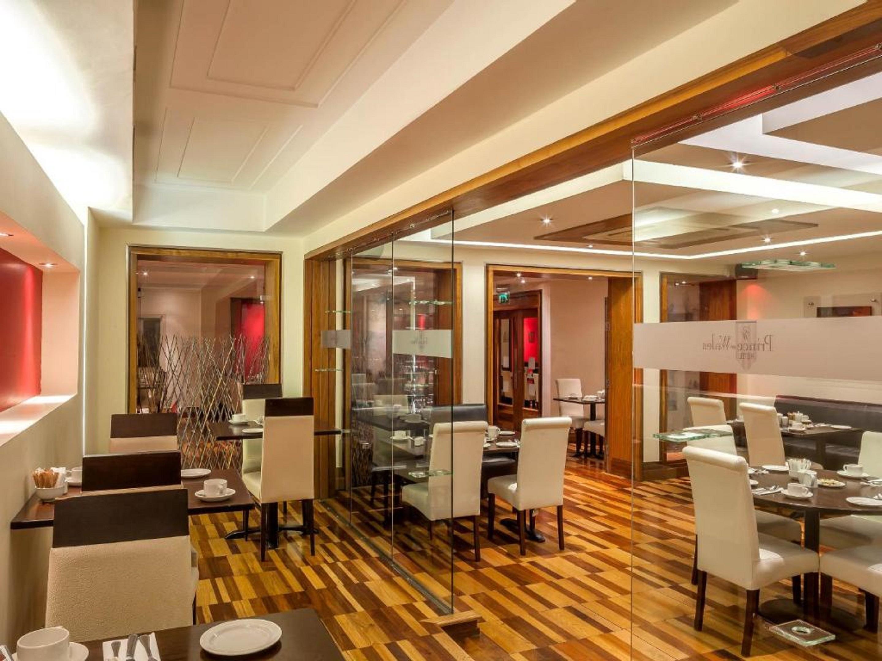 Prince Of Wales Hotel Атлон Екстер'єр фото